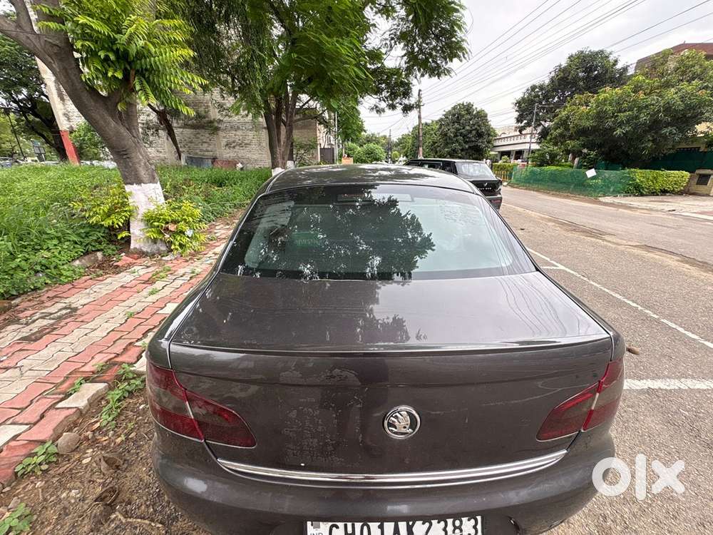 Skoda Superb Petrol 2012 Year