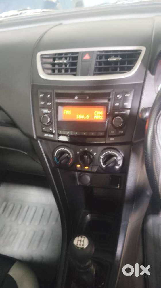 Maruti Suzuki Swift Vxi, 2016, Petrol