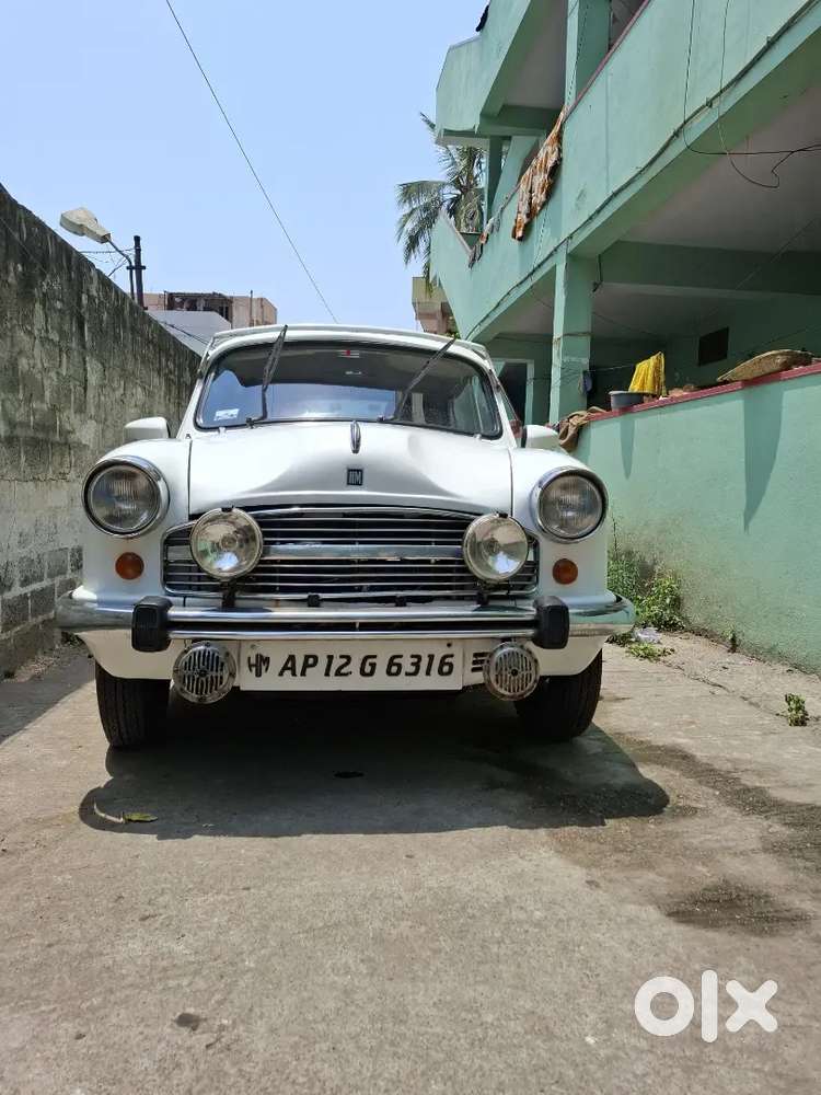 Ambassador Ambassador 2004 Diesel 12000 Km Driven