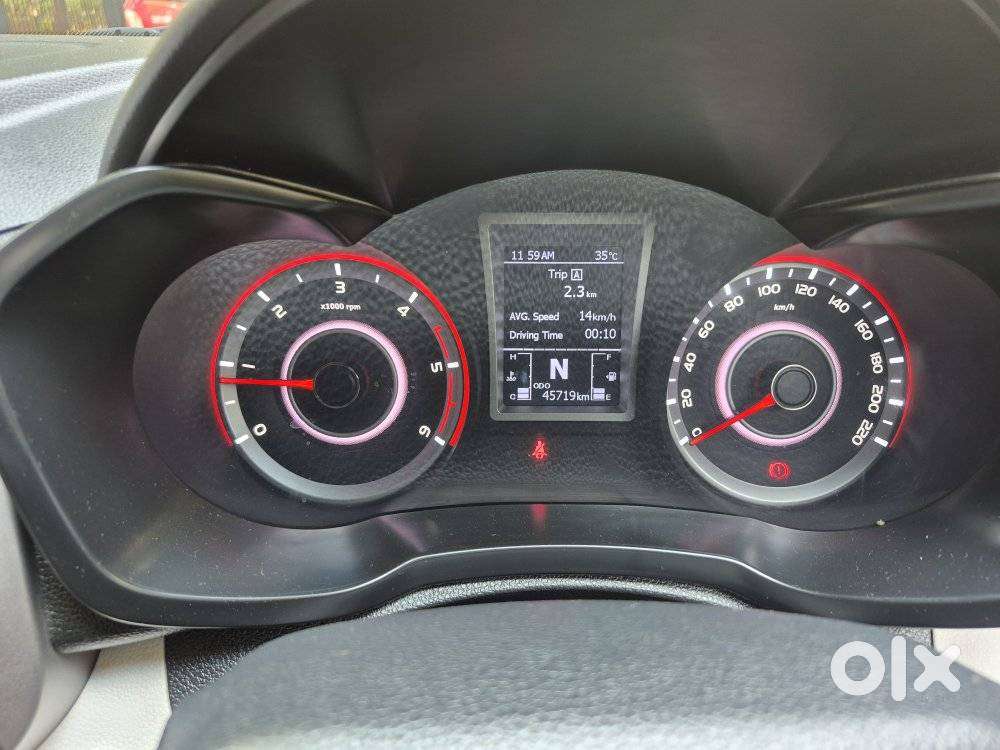 Mahindra Xuv300 W8 Option Dual Tone Diesel, 2023, Diesel