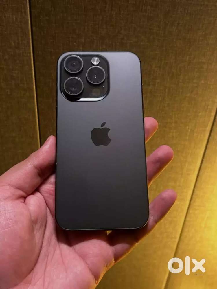 Iphone 15 pro max black good condition