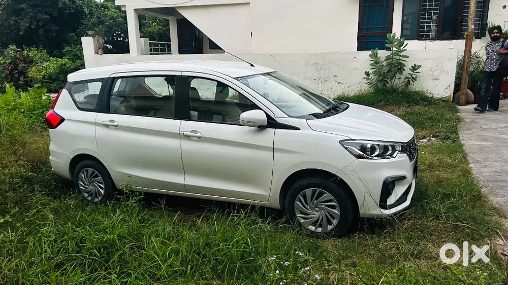 Maruti Suzuki Ertiga Vxi 2025