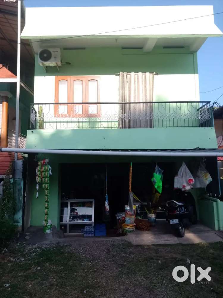 2.5 cent Residential building with a shop in front, 5 cent land near
