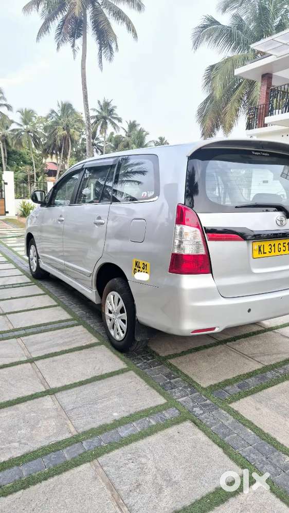 Toyota Innova 2014 Diesel 180000 Km Driven