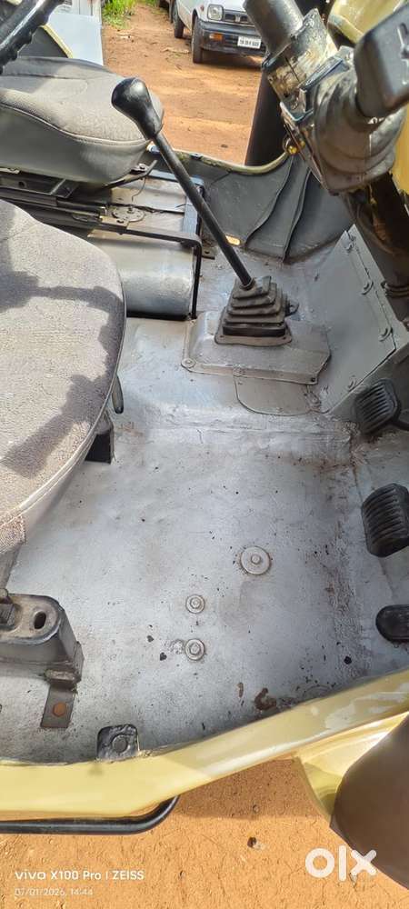 Mahindra Willys 1982