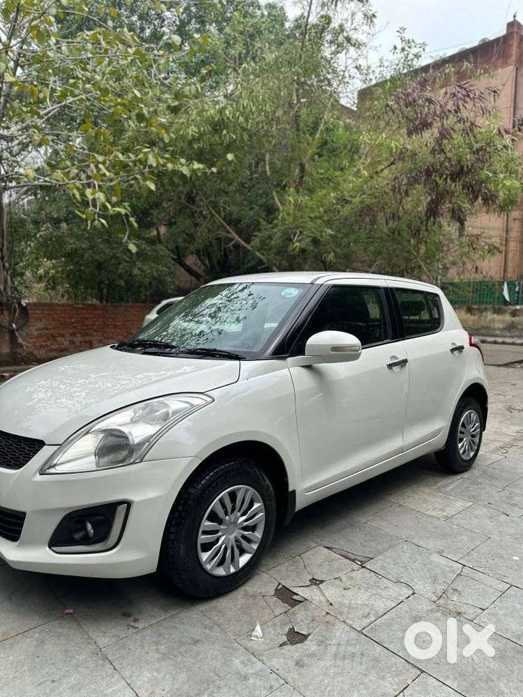 Maruti Suzuki Swift Vxi + Manual, 2016, Petrol