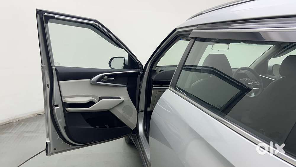Kia Carens 1.4 Prestige Plus Turbo 7 Str, 2022, Petrol