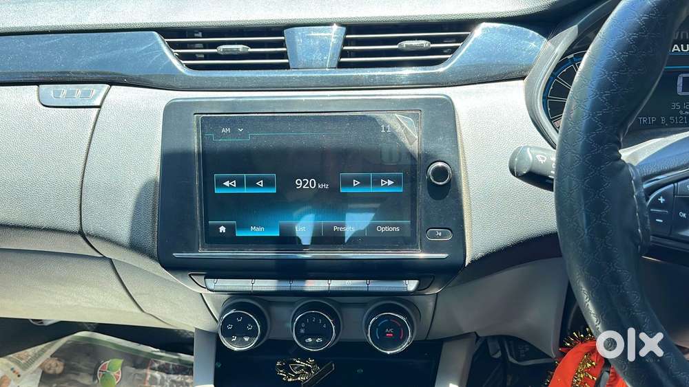 Renault Triber Rxt, 2023, Petrol