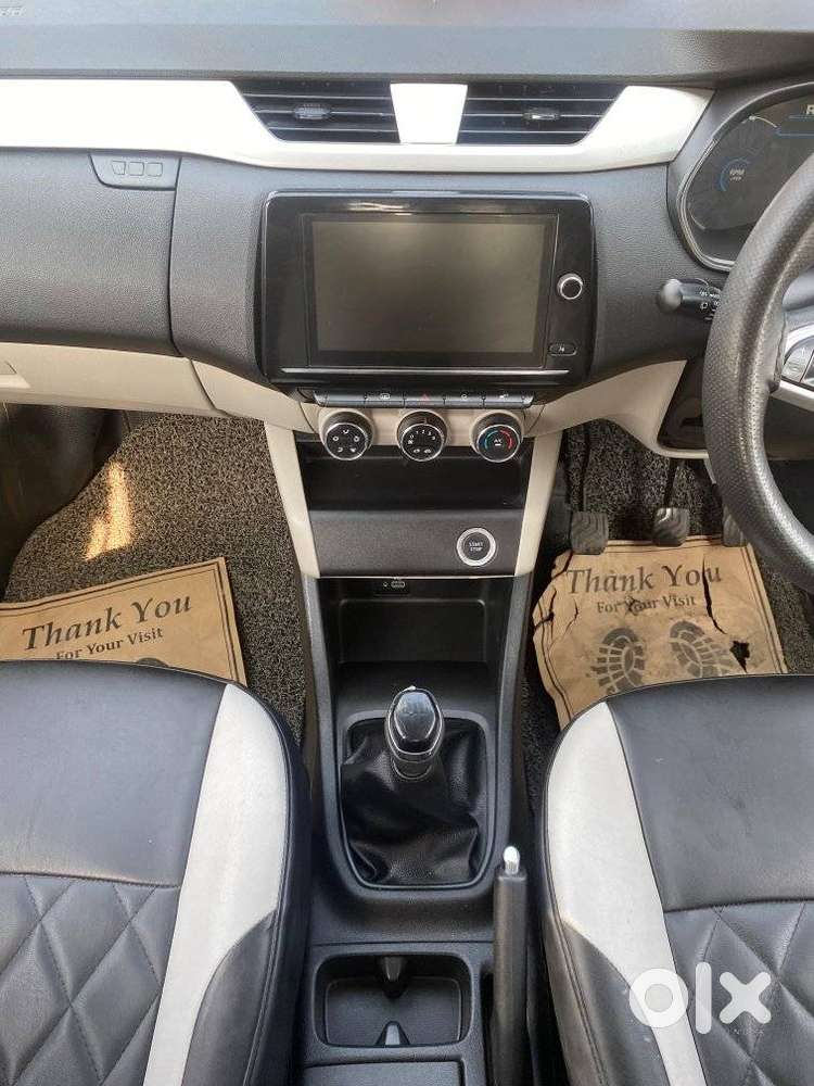 Renault Triber Rxz, 2023, Petrol