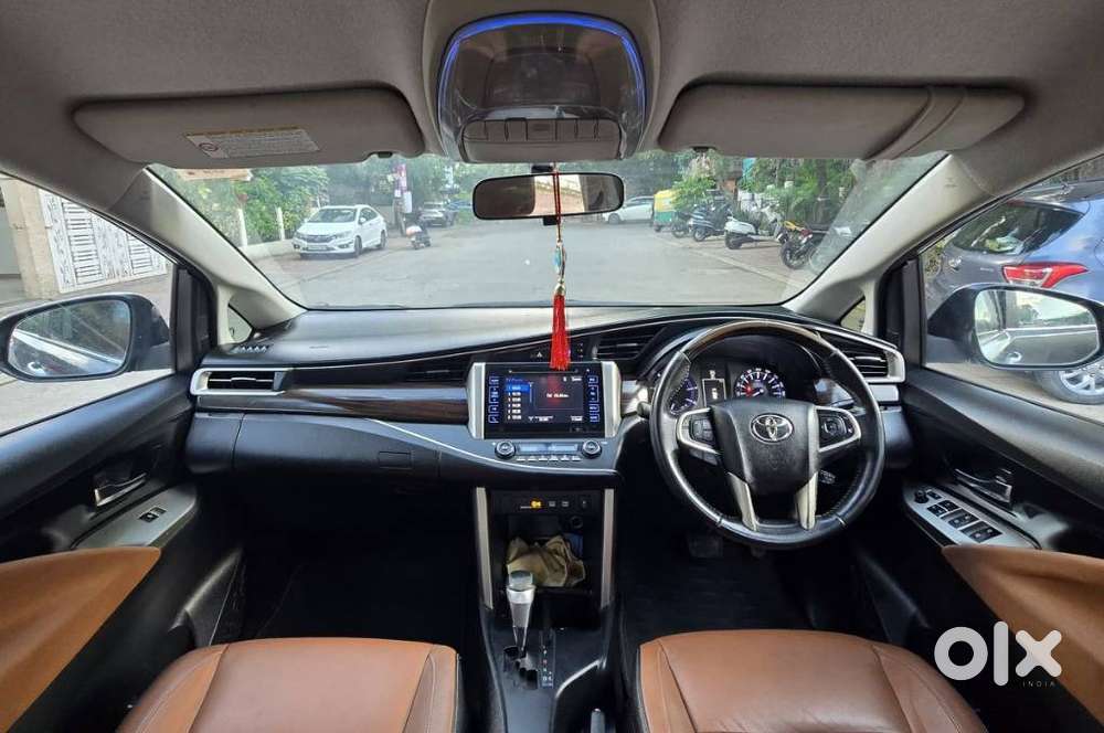 Toyota Innova Crysta 2.8z Automatic, 2016