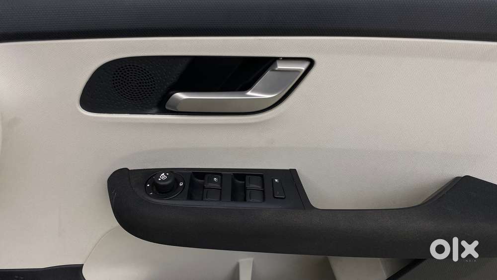 Tata Altroz Xz Plus I-turbo (s), 2023, Petrol