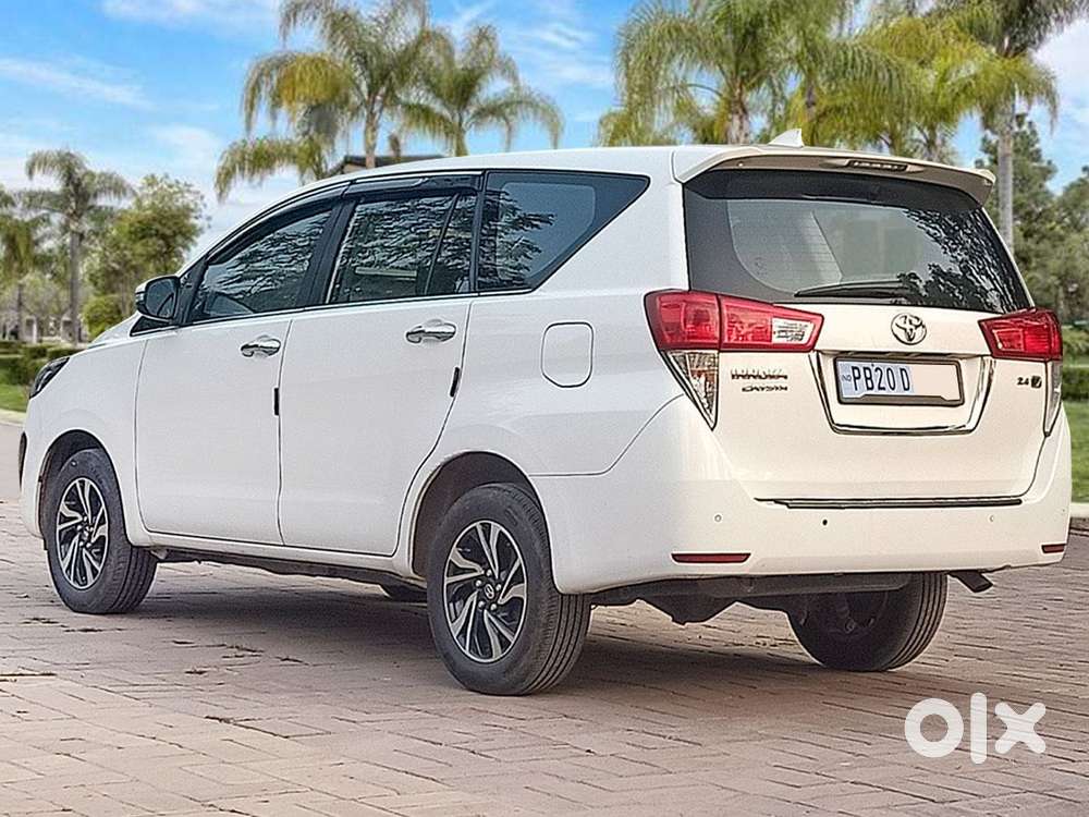 Toyota Innova Crysta