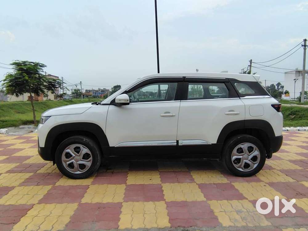 Maruti Suzuki Brezza 1.5 Lxi Smart Hybrid, 2023, Petrol