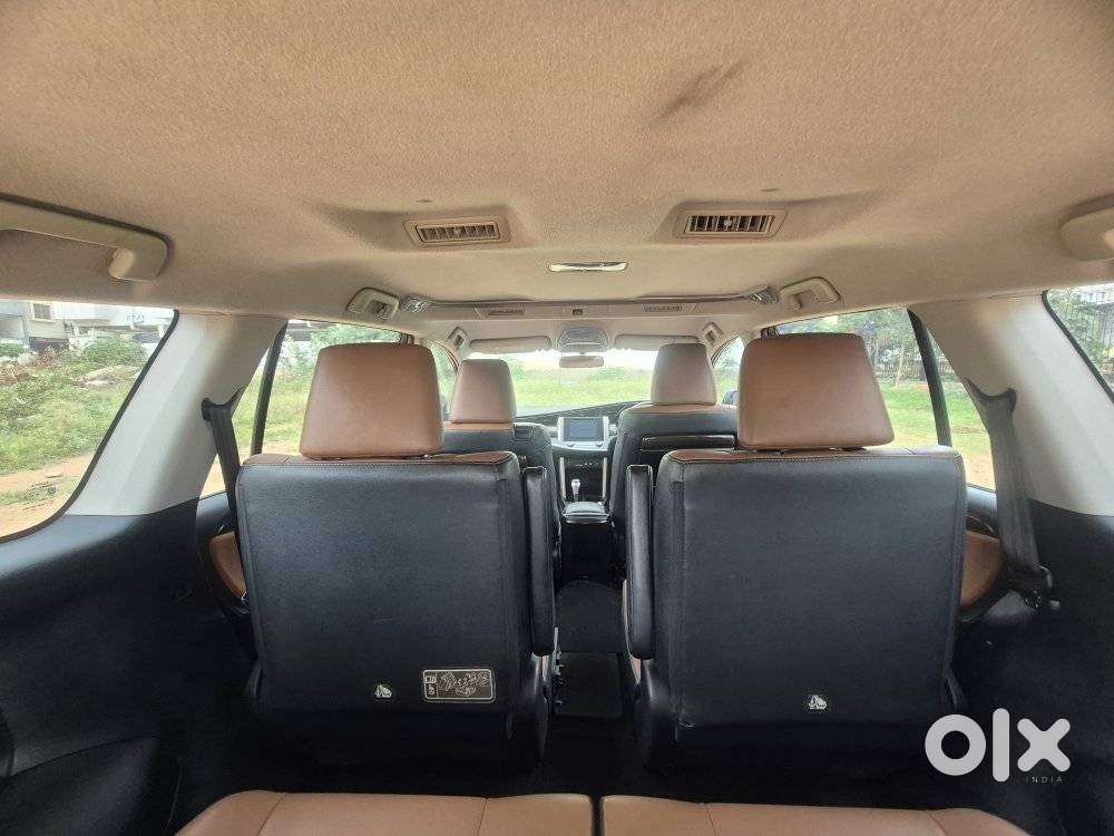 Toyota Innova Crysta 2.8z Automatic, 2016, Diesel