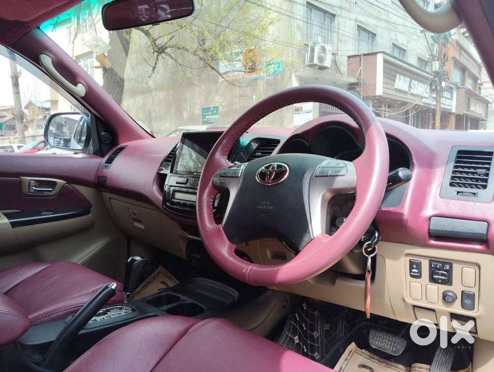 Toyota Fortuner 3.0 4x2 Automatic, 2016, Petrol