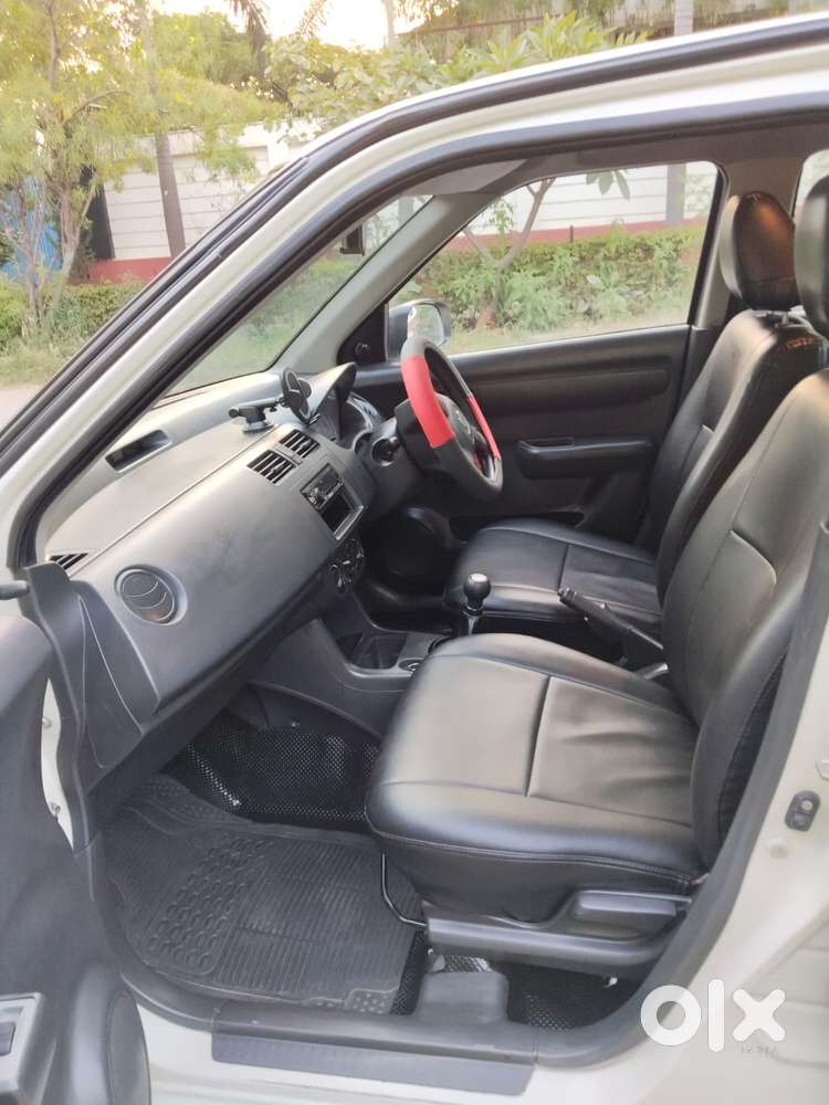 Maruti Suzuki Dzire, 2010, Petrol