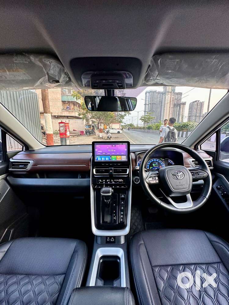 Toyota Innova Hycross 2.0 Vx Hybrid 8 Str, 2025, Cng & Hybrids