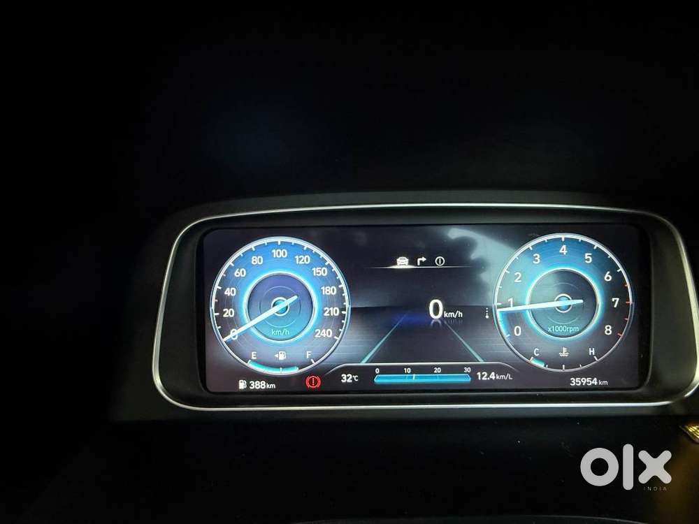 Hyundai Alcazar Platinum 2.0 Petrol Manual &ndash; 2022 Model