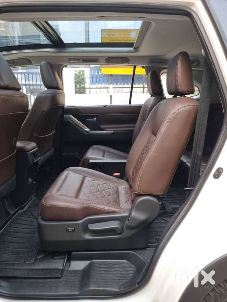 Toyota Innova Hycross