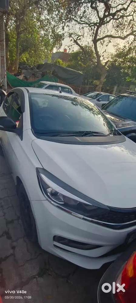 बर्रा 8 Ramgopal Chauraha Kanpur Nagar