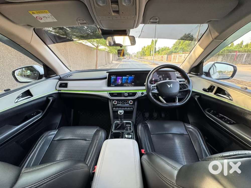 Mahindra Xuv700 2.2 Ax 7 Diesel Mt Luxury Pack Str, 2023, Diesel