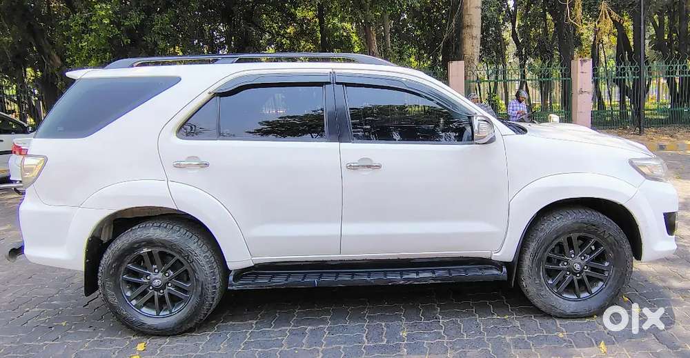 Toyota Fortuner 2015