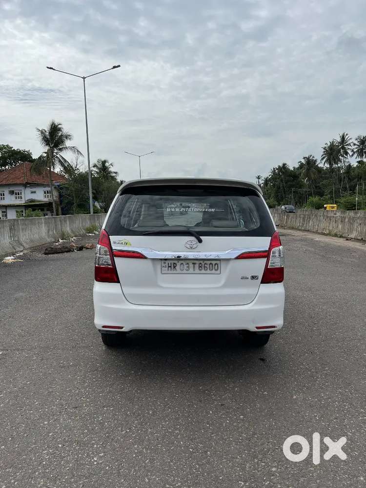 2015 Toyota Innova 2.5 V Intercooler ( Noc Rate)
