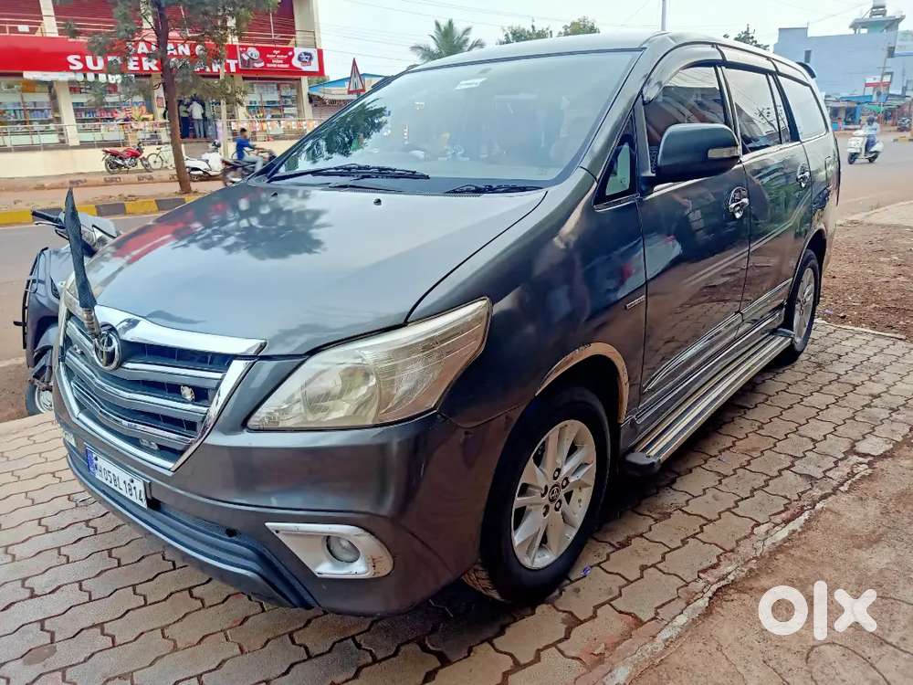 Toyota Innova 2012