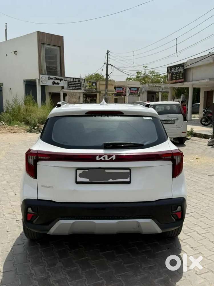 Kia Seltos 2023 Petrol 14000 Km Driven