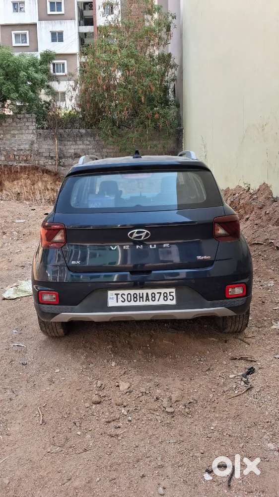 Hyndai Venue Peteol Automatic Cum Manual Transmission