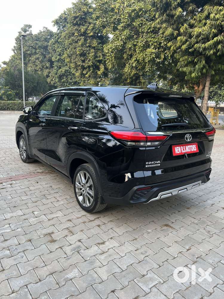 Toyota Innova Hycross 2.0 Zx (o) Hybrid 7 Str, 2023, Electric