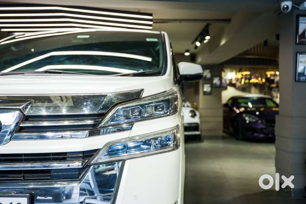 Toyota Vellfire 2.5 Hybrid, 2022, Petrol