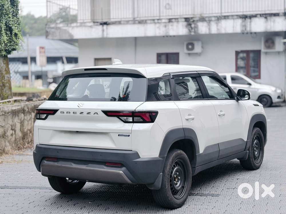 Maruti Suzuki Brezza 1.5 Vxi Smart Hybrid, 2023, Petrol