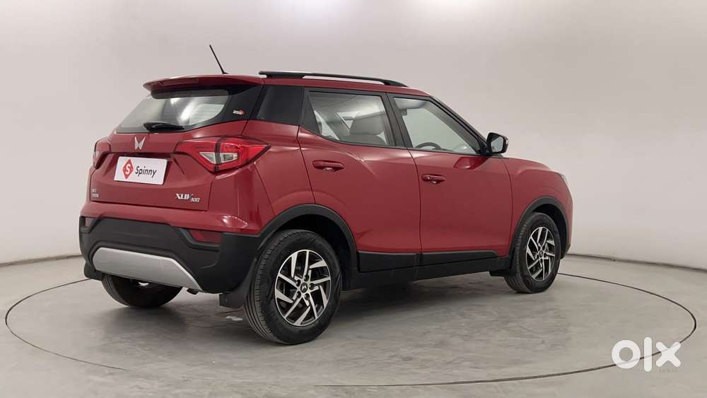 Mahindra Xuv300 1.2 W8 (o) Amt Petrol, 2022, Petrol