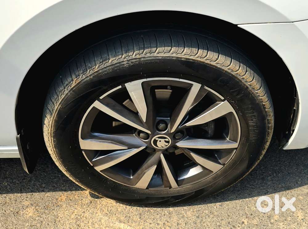 Skoda Slavia 1.0 Tsi Style, 2023, Petrol