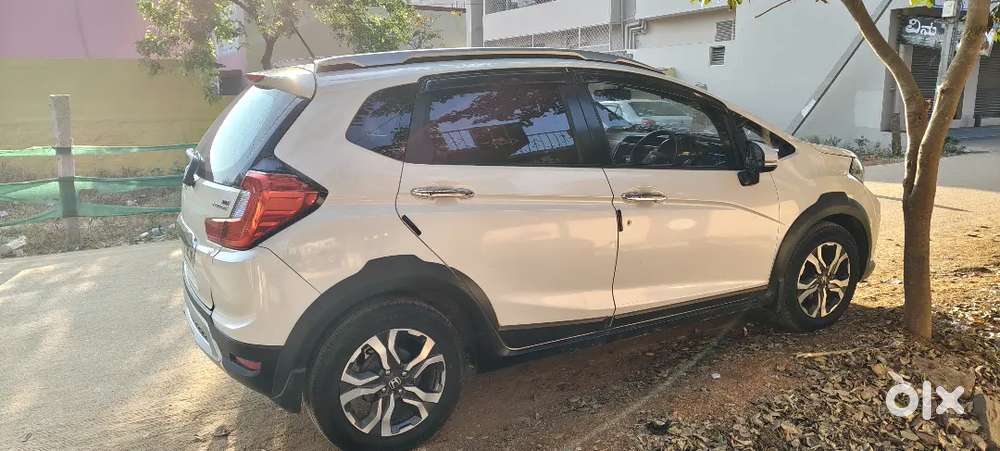Honda Wr-v 2018 With Sunroof Push Button Start.