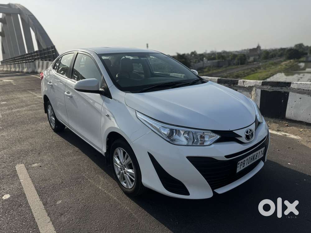Toyota Yaris J Cvt, 2020, Petrol