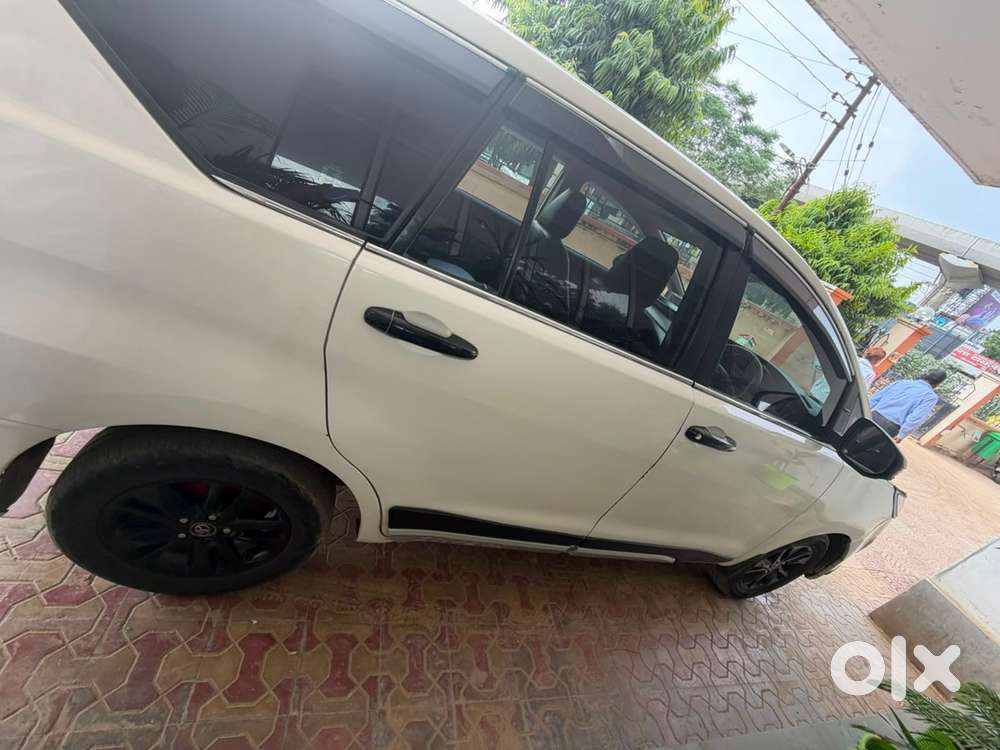 Toyota Innova Crysta 2016