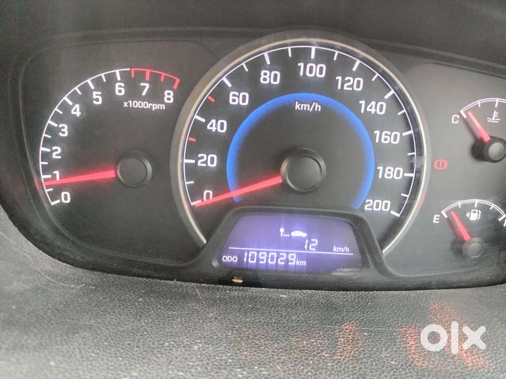 Hyundai Grand I10 2013-2016 Sportz, 2015, Petrol