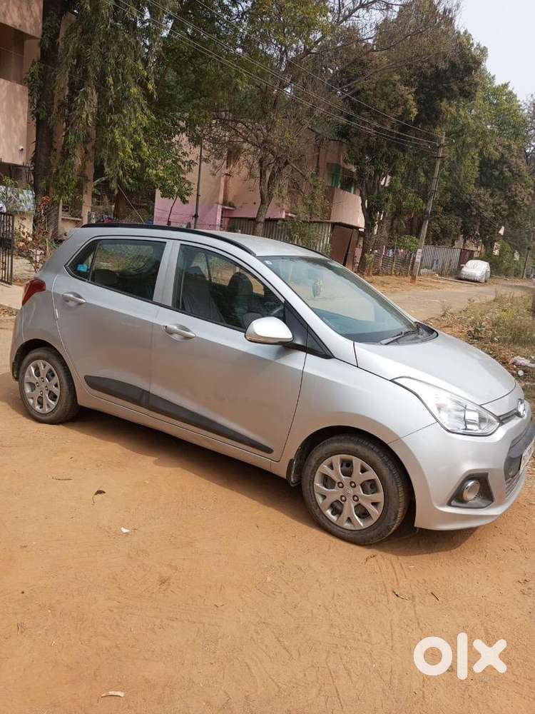 Hyundai Grand I10 2017 Petrol 82000 Km Driven