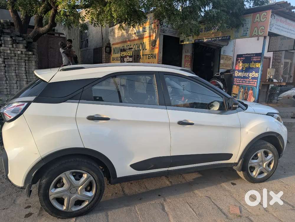 Urgent Sell: Tata Nexon 2020 Petrol 85000 Km Driven