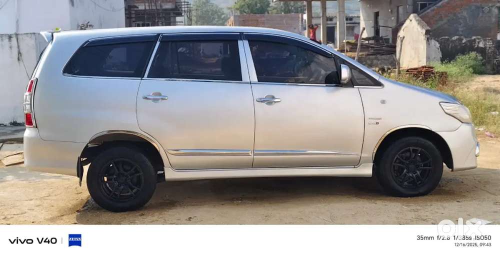 Toyota Innova 2013 Diesel Well Maintained