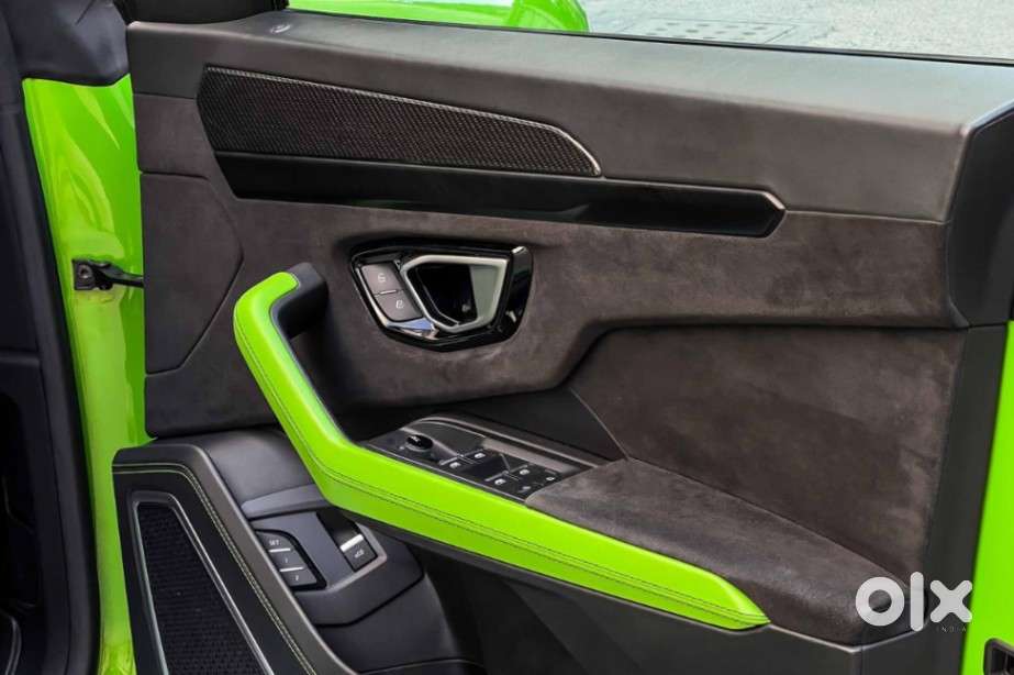 Lamborghini Urus, 2022, Petrol