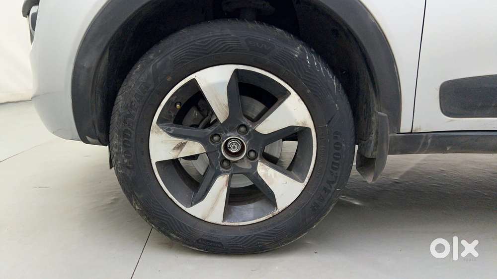 Tata Nexon 1.2 Revotron Xza Plus (l), 2018, Petrol