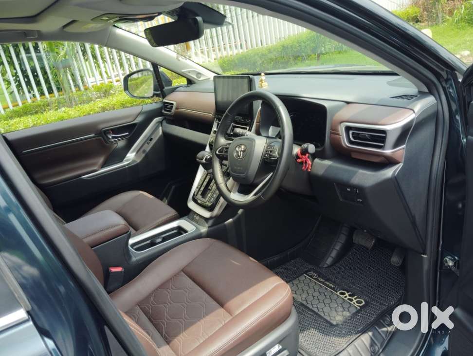 Toyota Innova Hycross Zx(o), 2025, Petrol