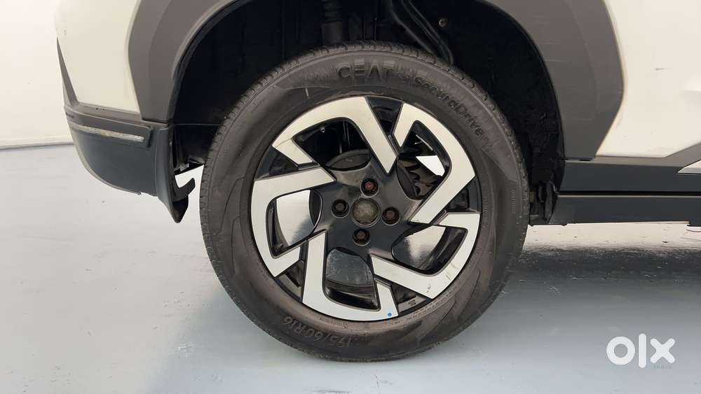 Nissan Magnite 1.0 Xv, 2021, Petrol