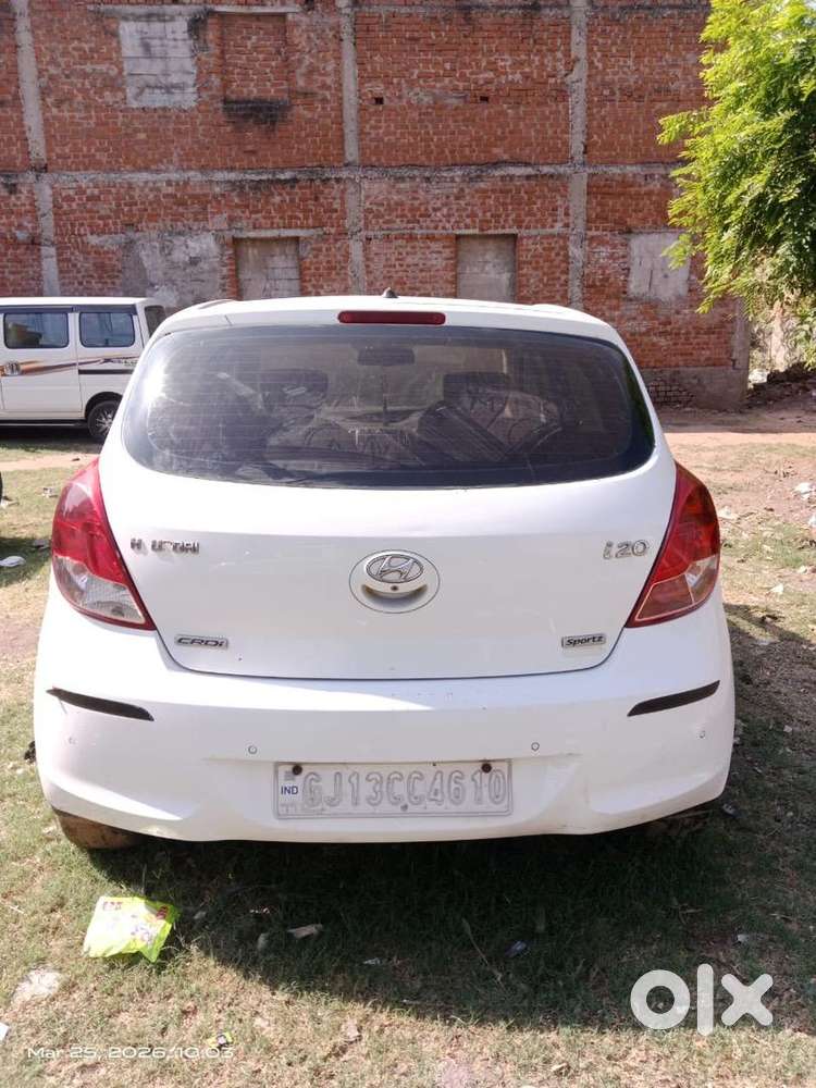 Hyundai New I20 2013 Diesel 200000 Km Driven