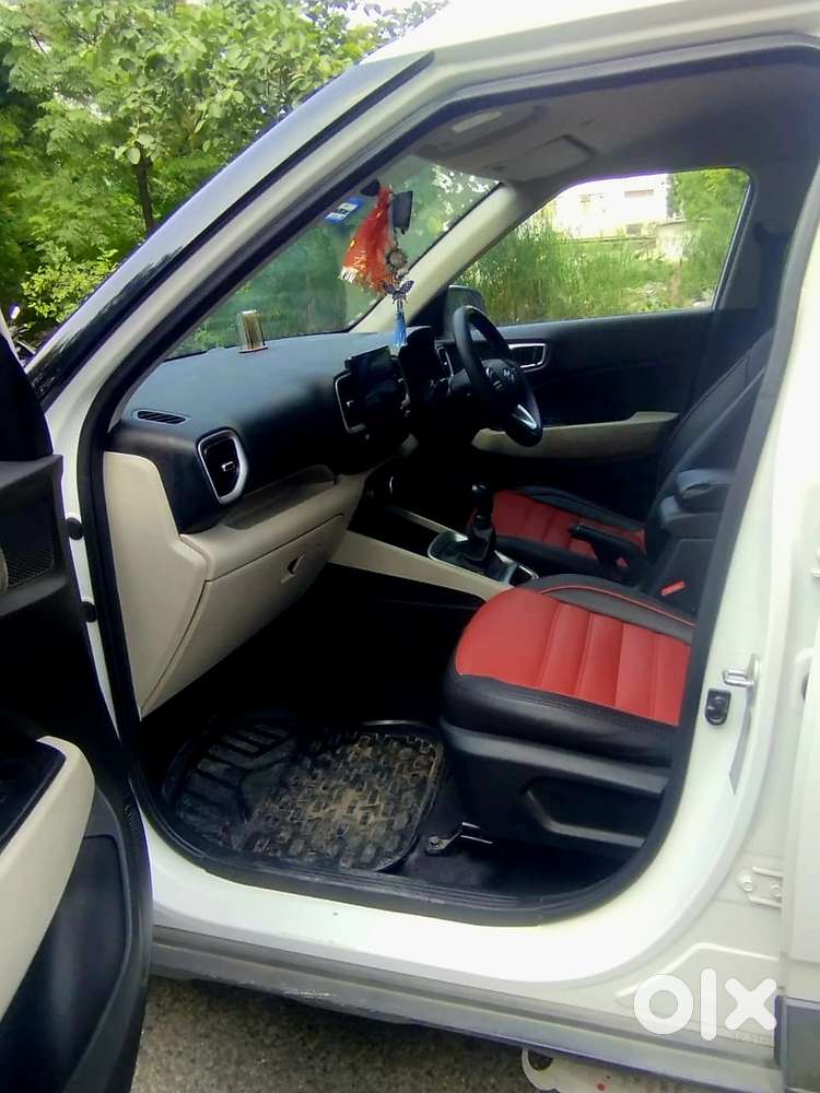 Hyundai Venue 1.2 S (o), 2022, Petrol