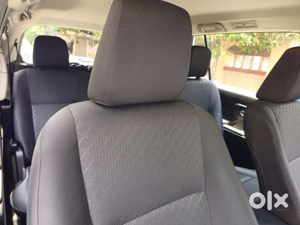 Toyota Innova Hycross 2023 Petrol 65000 Km Driven