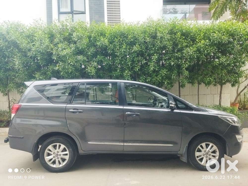 Toyota Innova Crysta 2.8 Gx At 8s, 2016, Diesel